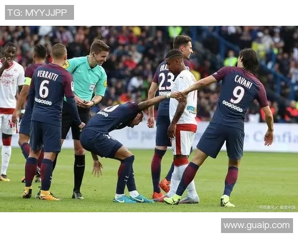 亚眠主场迎战波尔多双方争夺关键三分的激烈对决