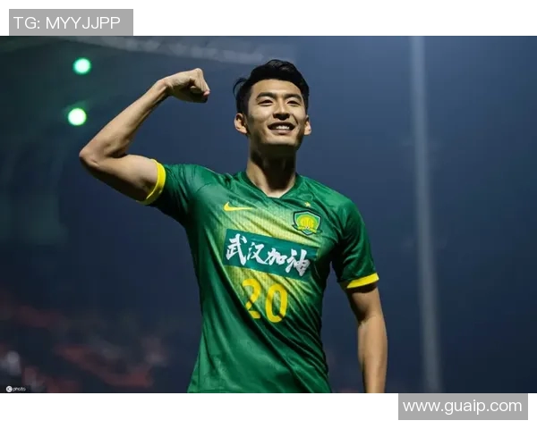 国足勇战韩国激情对决宣传海报展现足球魅力与团结精神