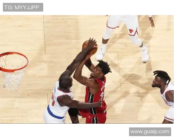 热火与尼克斯激战正酣球迷期待精彩对决与精彩瞬间